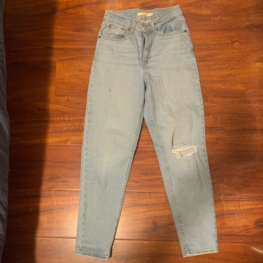 Levi’s mom jean